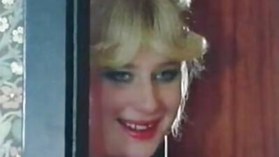 Esposa gordita se apoya contra su videos de culonas maduras marido con pechos exuberantes y recibe una cogida jugosa.