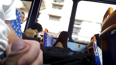 El chico está enamorado de la criada de su padre y se videos pornos de maduras españolas la folla de vez en cuando.