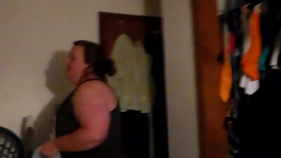 Una linda mujer viejitas xxx japonesa de pechos firmes se entrega suavemente a un chico en una cama calentita.