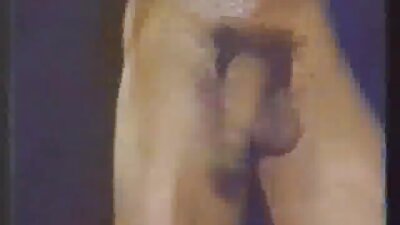Una polla negra gigante atraviesa el trasero de una belleza señoras follando madura.